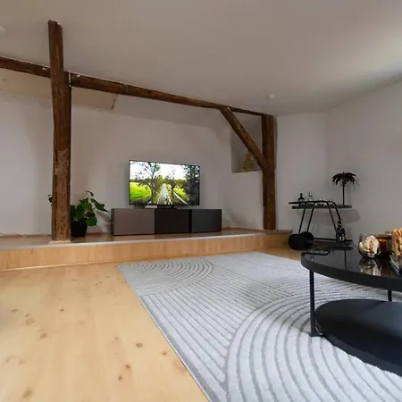 Ferro Historisch Und Modern Mit Balkon
