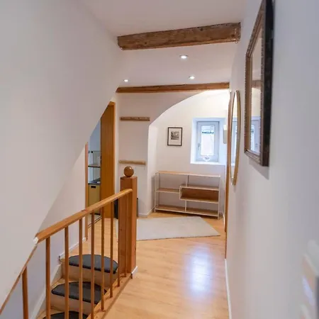 Ferro Historisch Und Modern Mit Balkon *